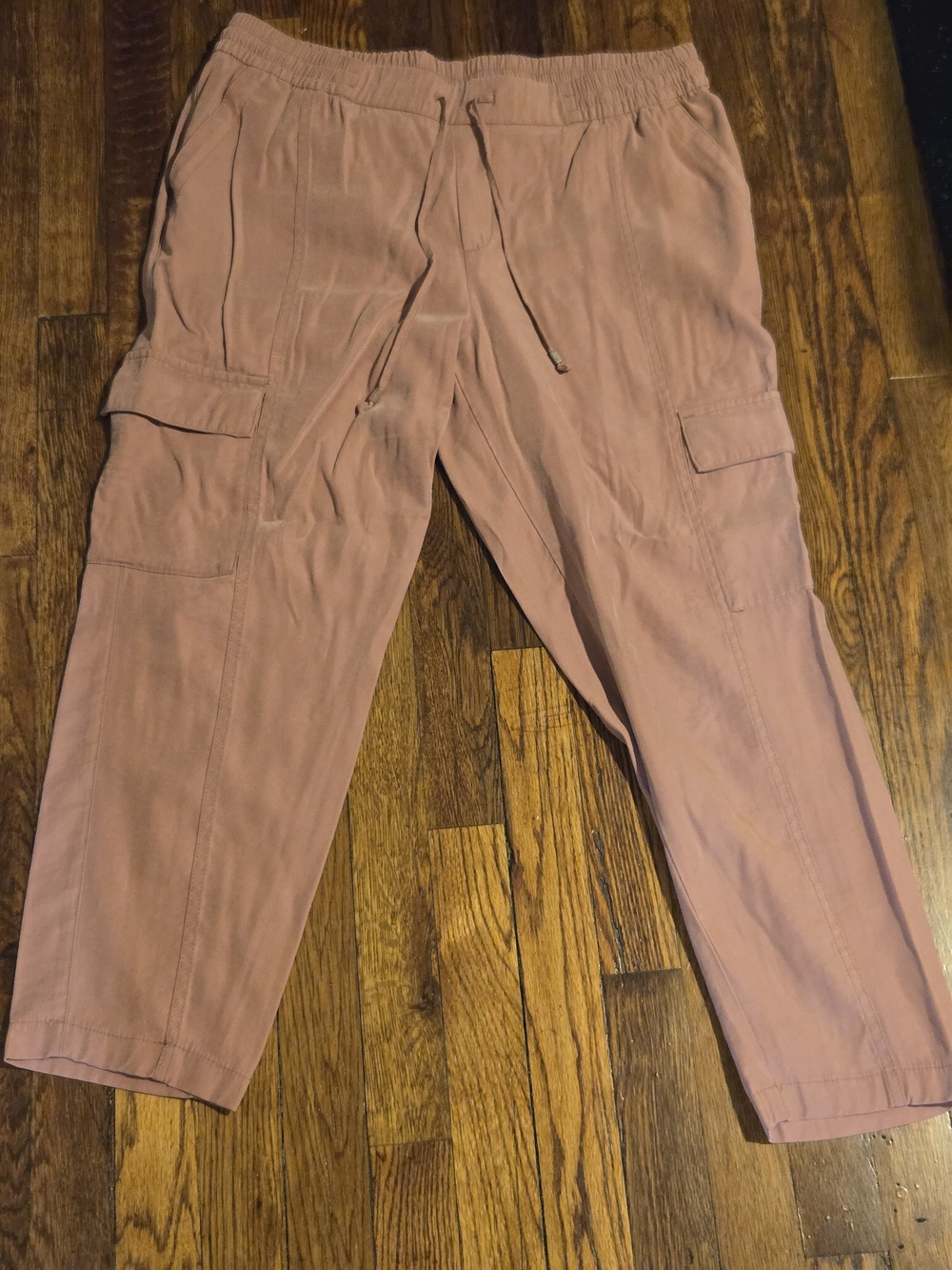Old Navy Cropped Cargo Pants in Dusty Rose